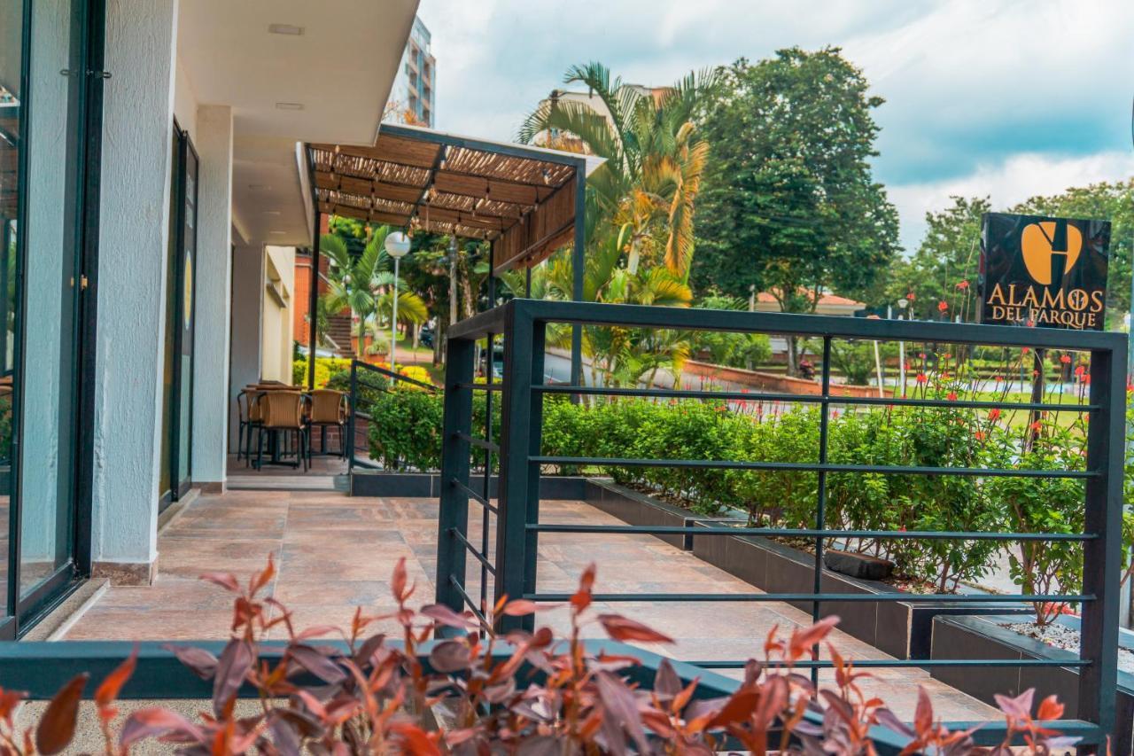 Hotel Alamos Del Parque Перейра Екстер'єр фото